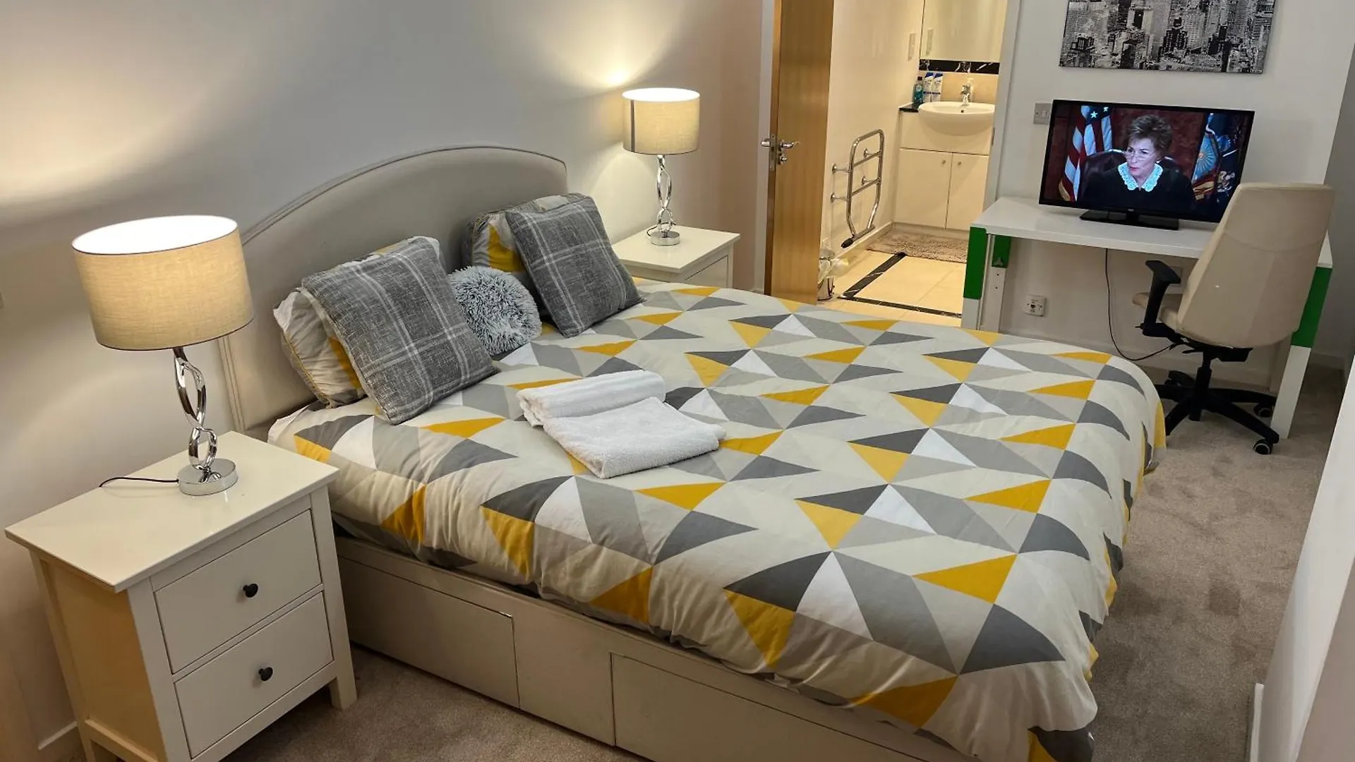 Ensuite Room In Royal Victoria Excel O2 Arena London location