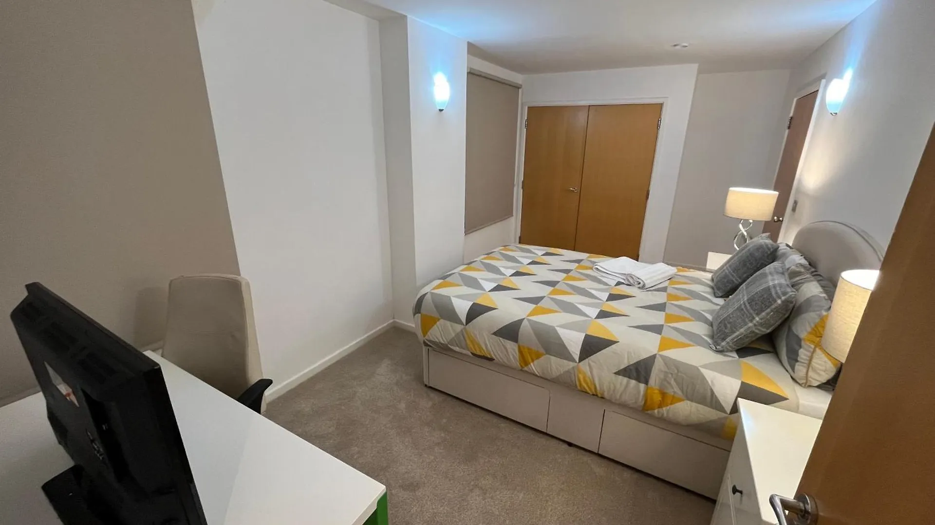 Ensuite Room In Royal Victoria Excel O2 Arena 런던 게스트하우스