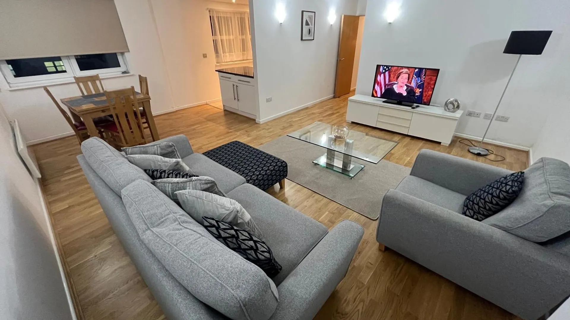 Ensuite Room In Royal Victoria Excel O2 Arena 런던